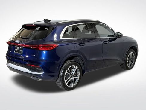 Used 2025 Audi Q5 2.0T Premium w/ Convenience Package image 10