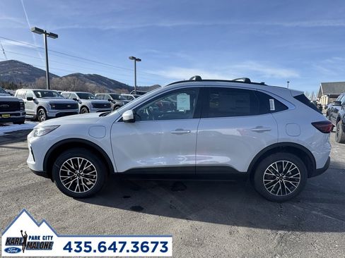 New 2026 Ford Escape SE w/ Class II Trailer Tow Package image 6