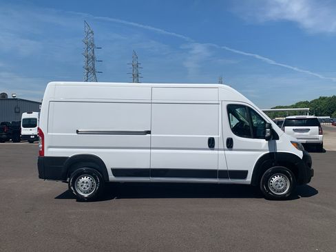 Used 2026 RAM ProMaster 2500 w/ Convenience Group FWD image 2