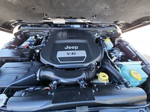 Used 2017 Jeep Wrangler Rubicon w/ Power Convenience Group image 22