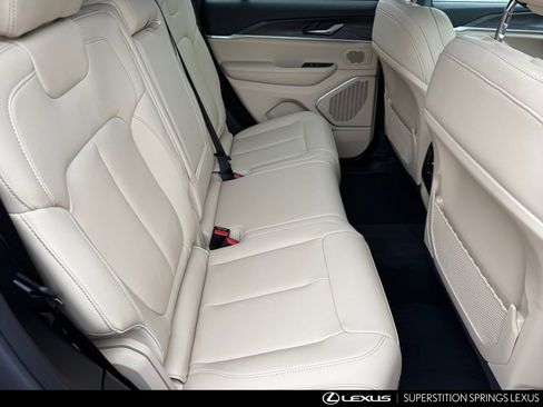 Used 2025 Jeep Grand Cherokee Limited w/ Trailer Tow Package image 28