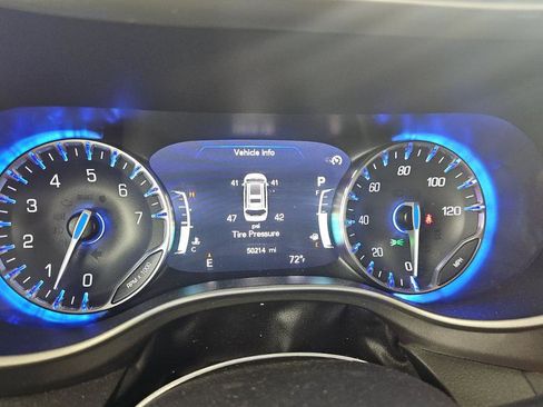 Used 2023 Chrysler Pacifica Touring-L FWD image 16