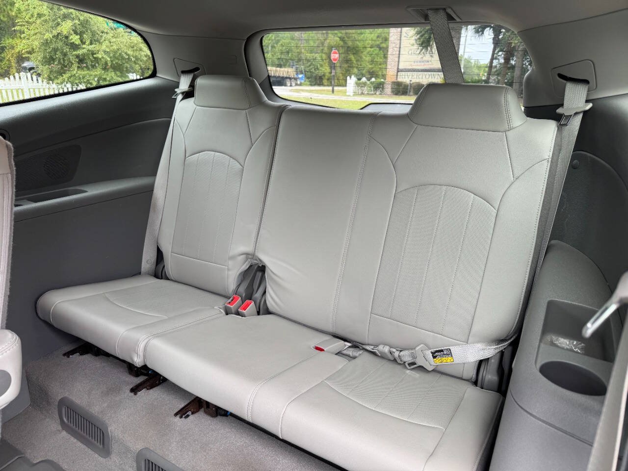 Used 2016 Chevrolet Traverse LTZ FWD image 13