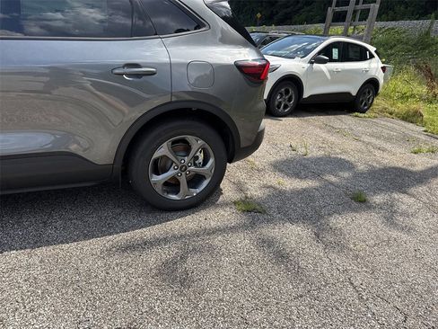 New 2025 Ford Escape ST-Line w/ Tech Pack #1 image 10