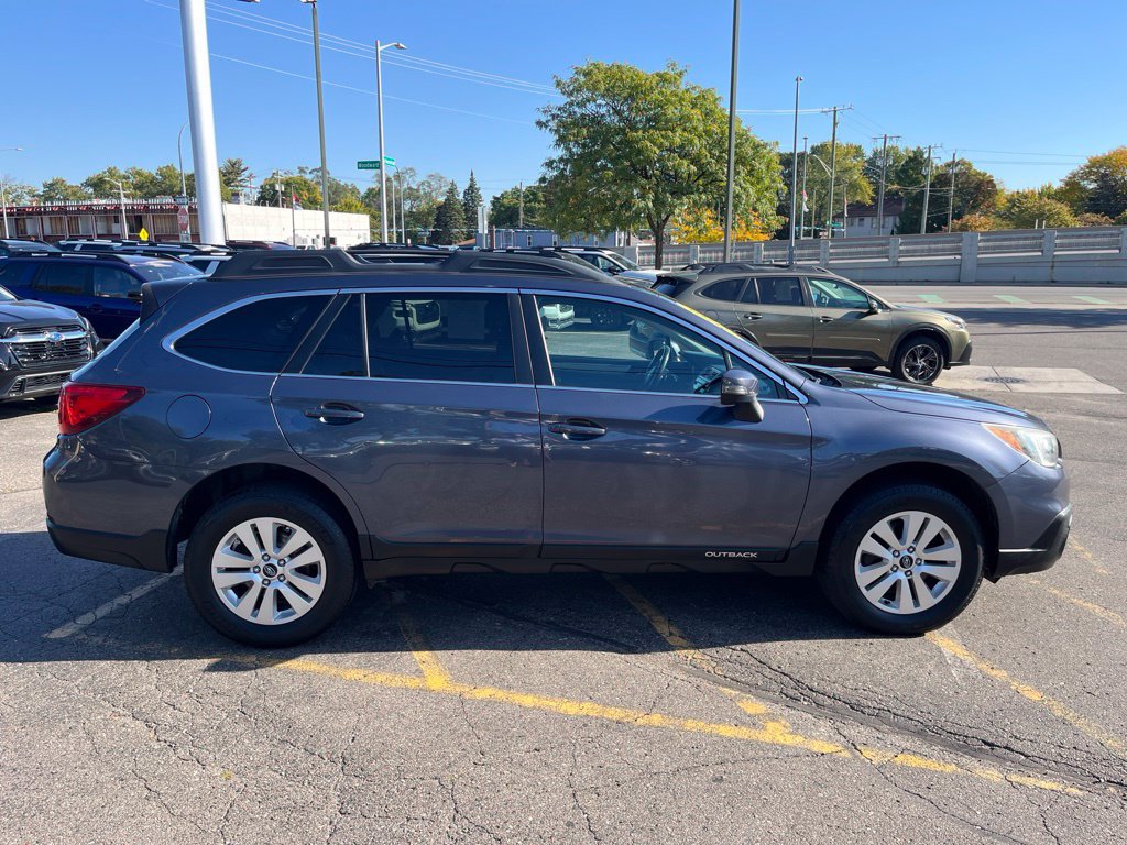 Used 2016 Subaru Outback 2.5i Premium AWD/4WD image 2