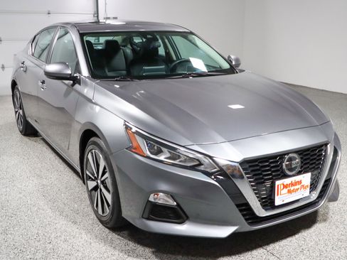 Used 2021 Nissan Altima 2.5 SV w/ SV Premium Package FWD image 5