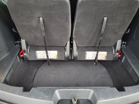 Used 2019 Ford Explorer XLT w/ Equipment Group 201A AWD/4WD image 35