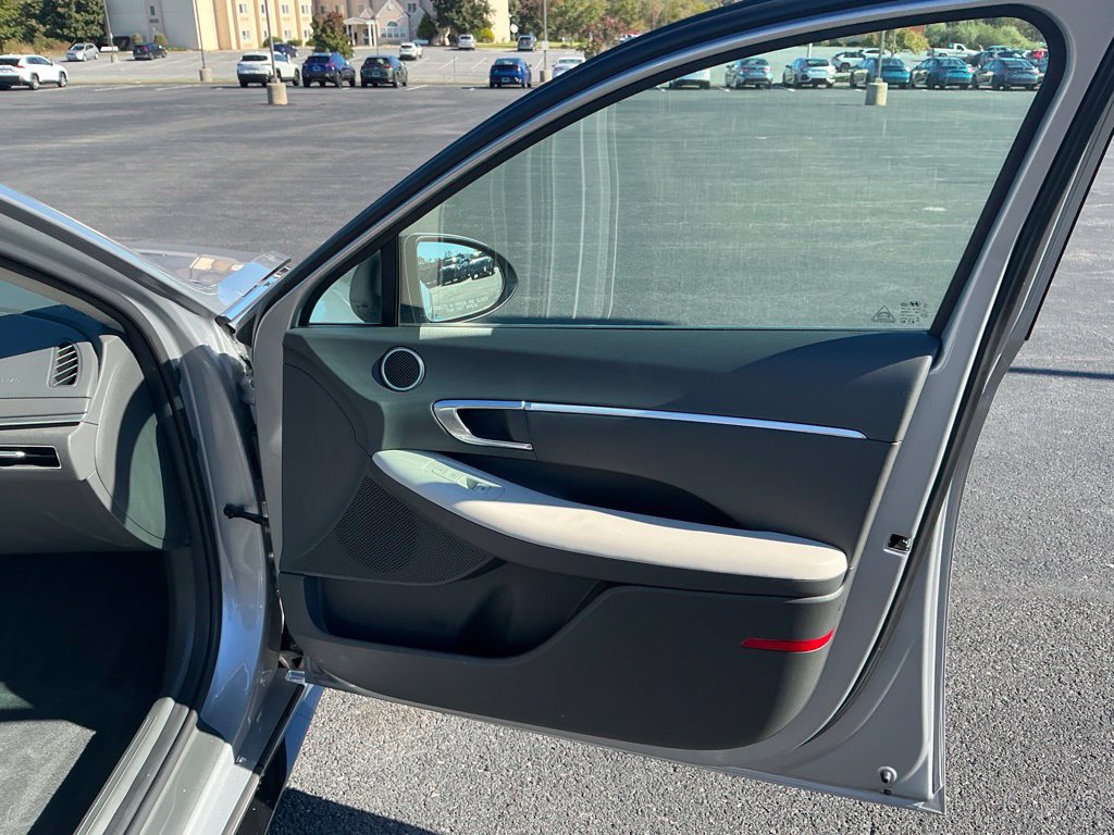 Certified 2023 Hyundai Sonata SEL w/ Convenience Package FWD image 30