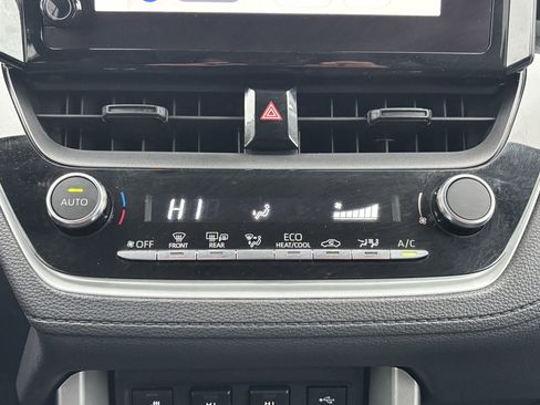 Used 2023 Toyota Corolla Cross LE image 29