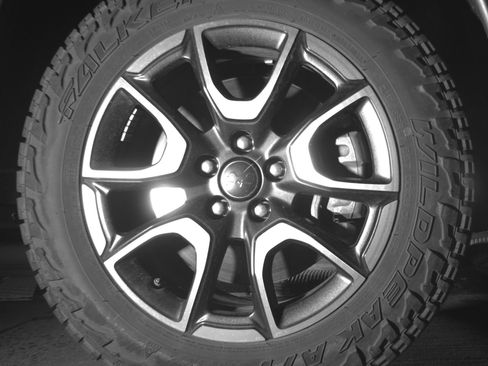 Used 2025 Jeep Compass Trailhawk AWD/4WD image 13