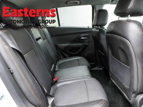 Used 2020 Chevrolet Trax LT w/ LT Convenience Package image 22