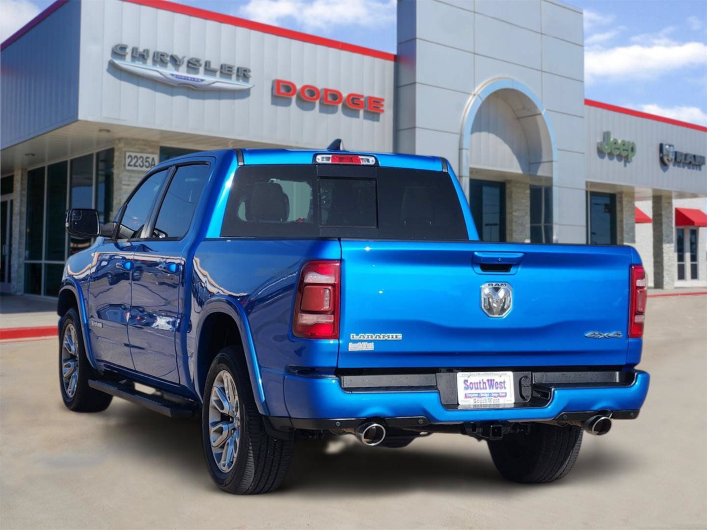Used 2020 RAM 1500 Laramie w/ Sport Appearance Package AWD/4WD image 5