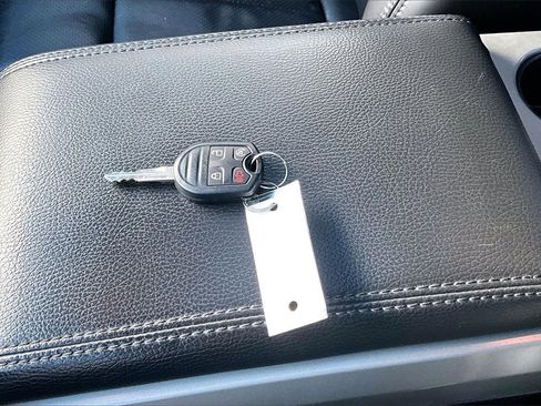 Used 2011 Ford F150 Lariat w/ Lariat Chrome Pkg image 34