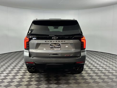 Used 2025 Chevrolet Suburban RST image 8