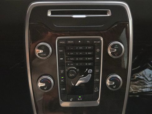 Used 2016 Volvo XC70 T5 Premier w/ Proximity Package AWD/4WD image 28