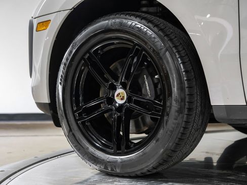 Used 2023 Porsche Macan Turbo image 67