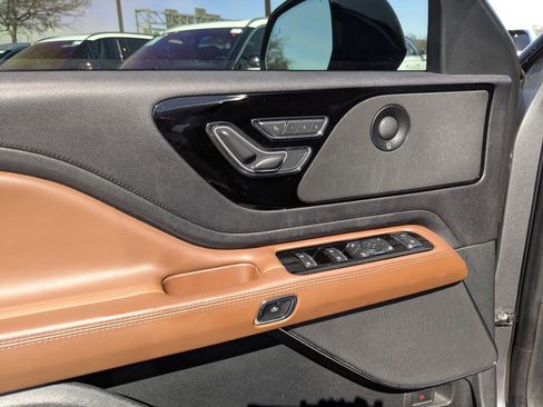 Used 2021 Lincoln Aviator Reserve w/ Elements Package Plus image 11