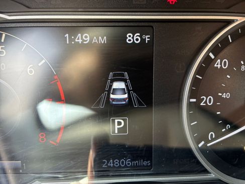Used 2025 Nissan Versa SV w/ Trunk Package FWD image 33