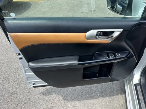 Used 2015 Lexus CT 200h image 10