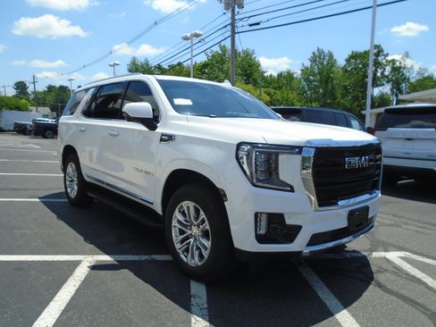 Used 2023 GMC Yukon SLT AWD/4WD image 5
