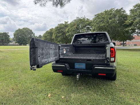 Used 2017 Honda Ridgeline RTL-T image 12