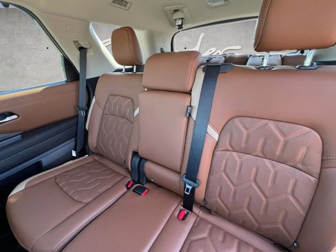 New 2026 Nissan Pathfinder Platinum w/ Accent Package AWD/4WD image 23