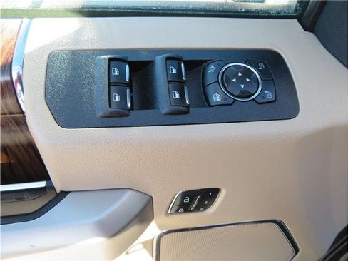 Used 2020 Ford F150 Lariat w/ Equipment Group 502A Luxury image 33