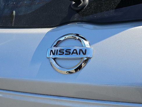 Used 2019 Nissan Kicks SV FWD image 29