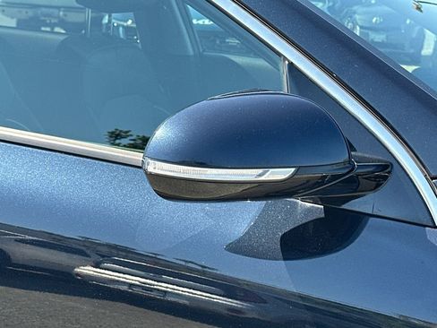 Used 2022 Kia Niro EX w/ Cold Weather Package image 9