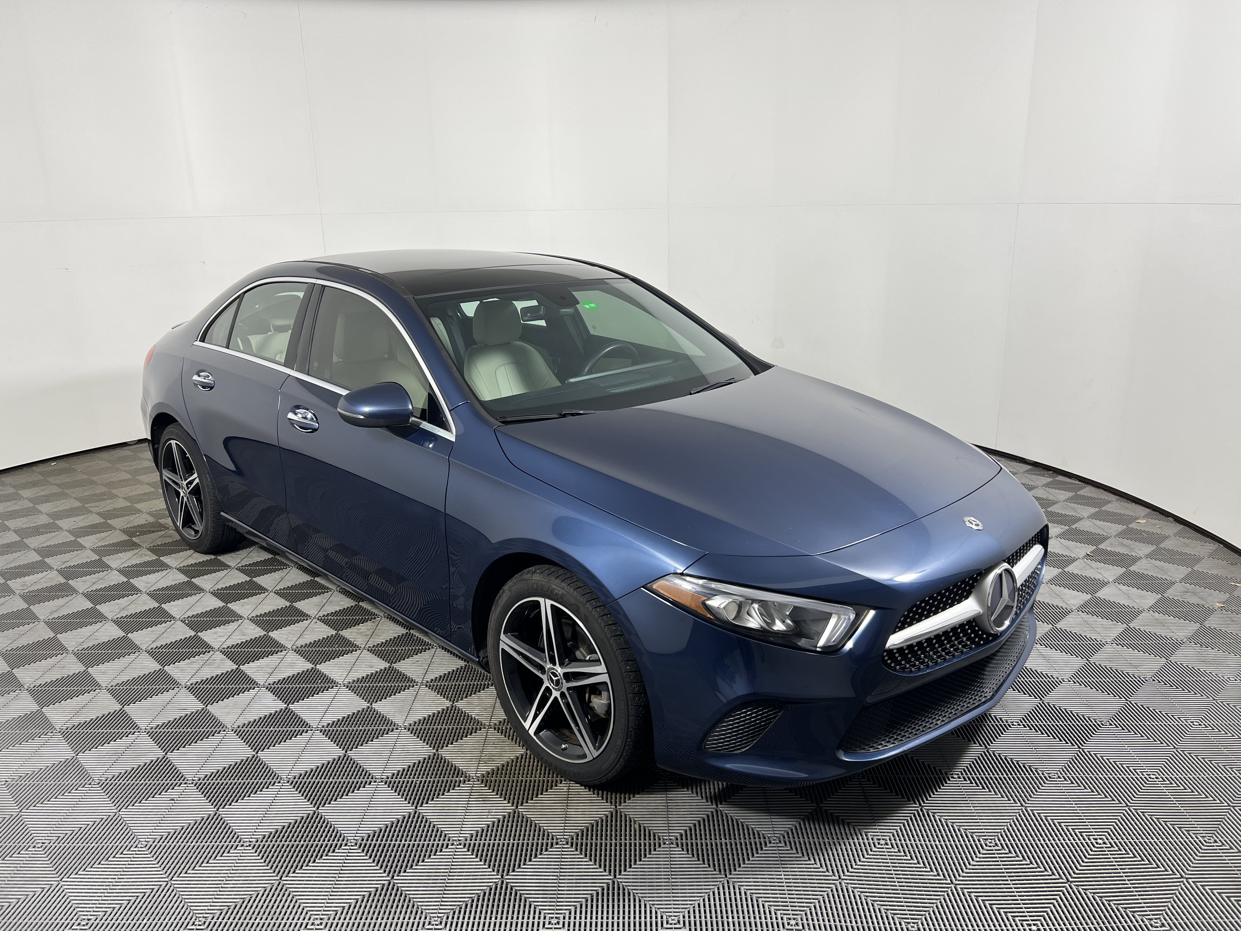 Used 2019 Mercedes-Benz A 220 image 7