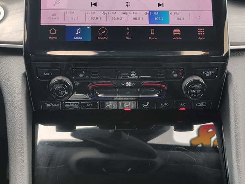 Used 2022 Jeep Grand Cherokee L Limited image 17