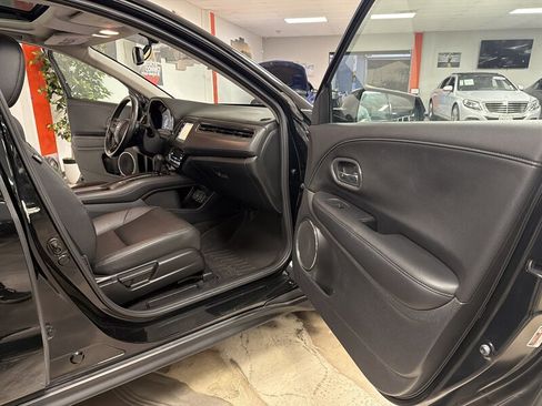 Used 2017 Honda HR-V EX-L image 41