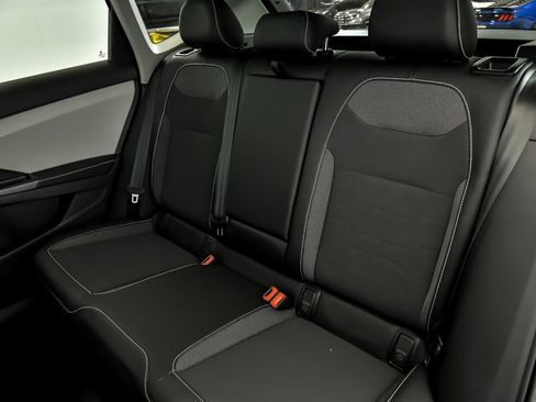 New 2026 Volkswagen Taos SE AWD/4WD image 9