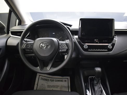 Used 2025 Toyota Corolla LE FWD image 14