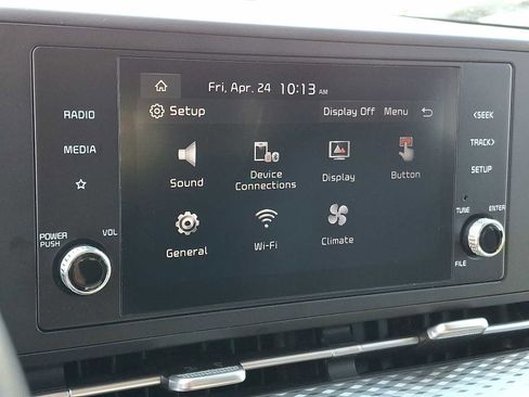 Used 2024 Kia Carnival LX FWD image 16