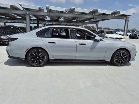 Used 2025 BMW i7 eDrive50 w/ M Sport Package RWD image 4