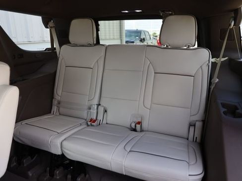 New 2026 GMC Yukon Denali w/ Denali Reserve Package image 15