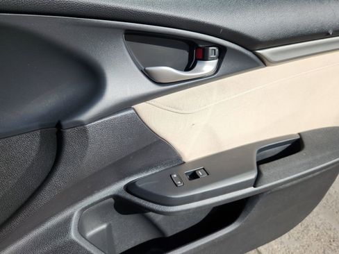 Used 2018 Honda Civic EX image 14