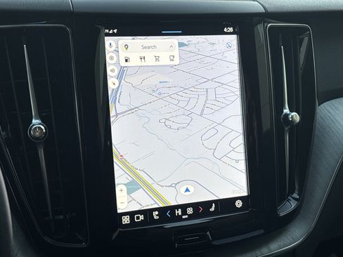 Used 2025 Volvo XC60 B5 Plus image 24