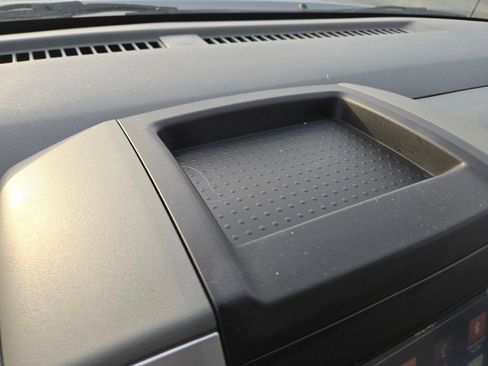 Used 2019 Nissan Frontier SV image 8