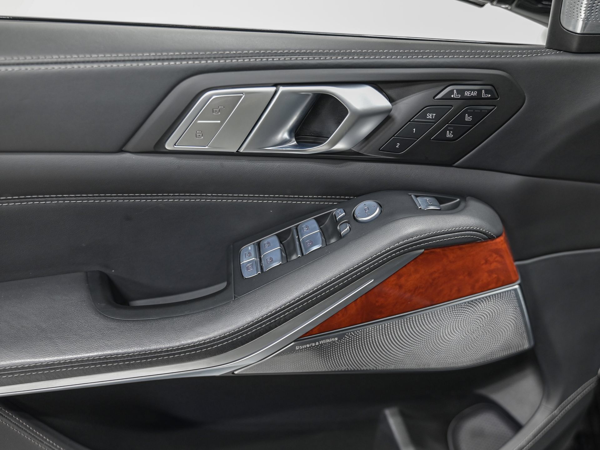 Used 2022 BMW ALPINA XB7 AWD/4WD image 13