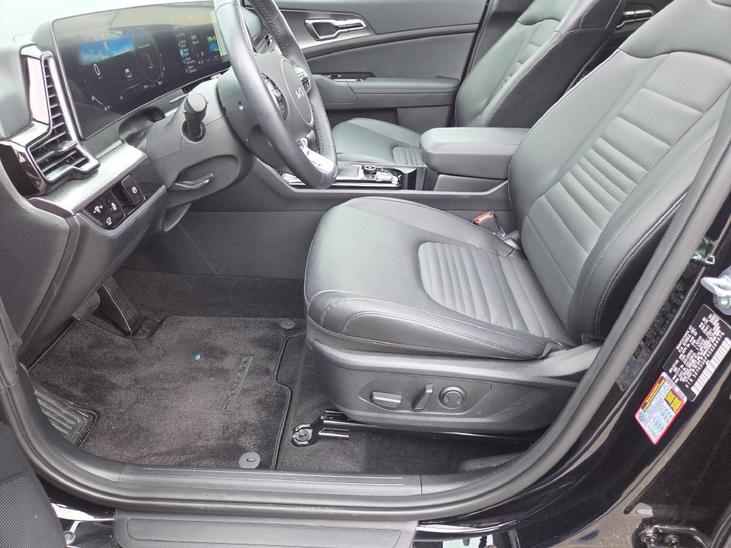 Used 2025 Kia Sportage SX FWD image 6