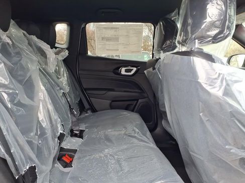 New 2026 Jeep Compass Latitude image 10