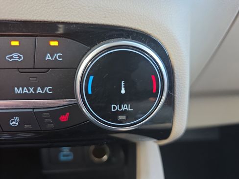 Used 2022 Ford Escape SEL w/ Technology Package image 24