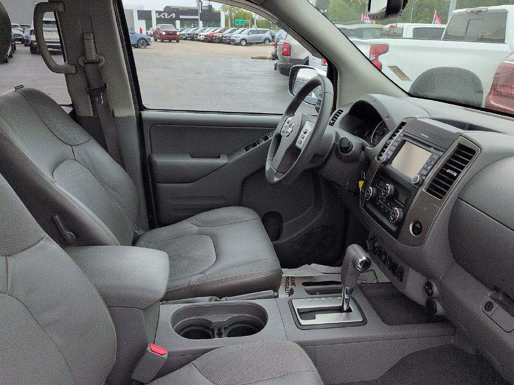 Used 2019 Nissan Frontier SL AWD/4WD image 7