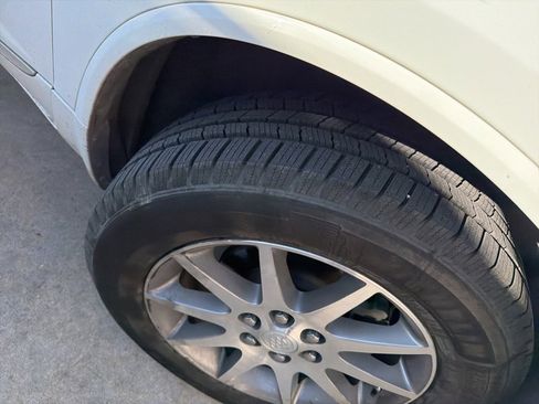 Used 2017 Buick Enclave Leather image 4