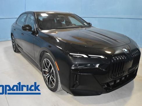 Certified 2024 BMW i7 xDrive60 image 1