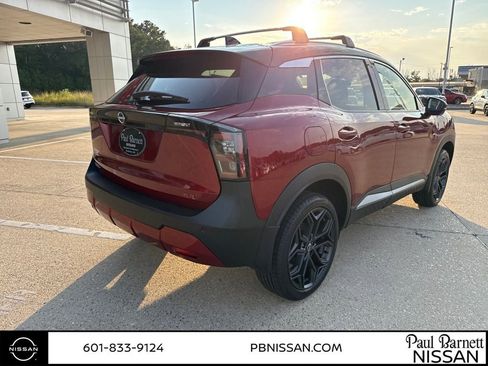 New 2026 Nissan Kicks SR image 8