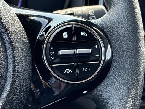 Used 2025 Kia Soul S FWD image 23