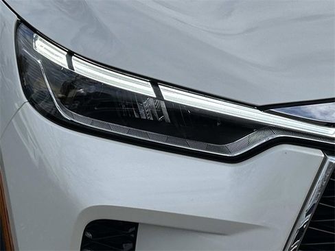 Certified 2024 INFINITI QX60 Luxe w/ Vision Package image 9